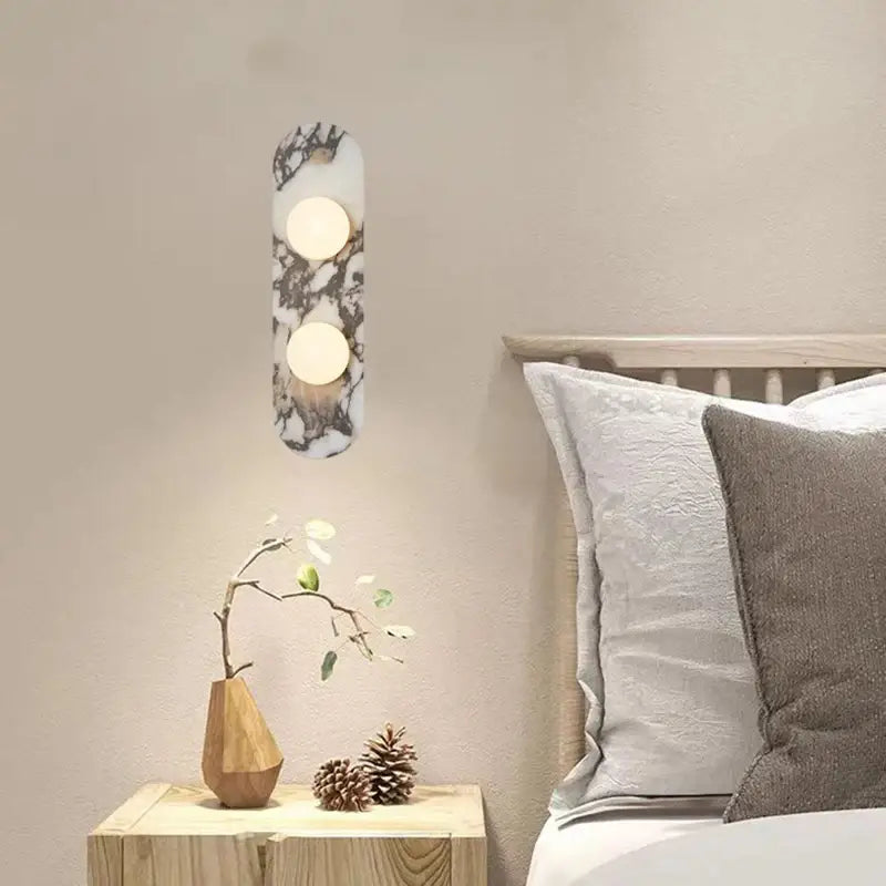 Applique murale scandinave effet marbre avec 3 boules blanches