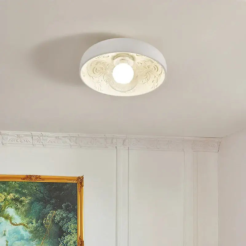 Plafonnier Design Sculptural Rond Blanc Relief Floral Élégant
