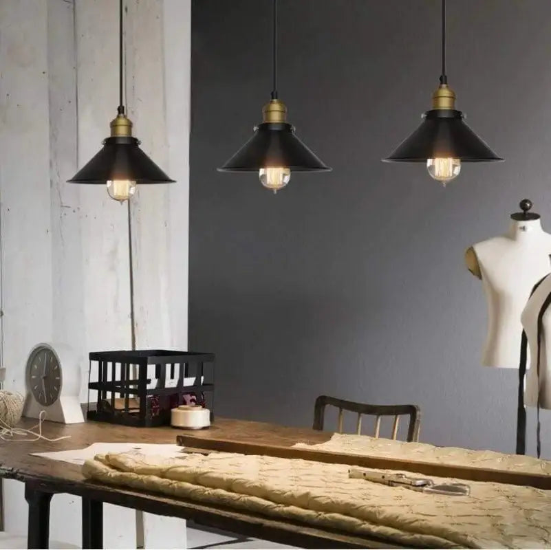 Plafonnier Industriel Vintage Avec Abat-Jour Conique