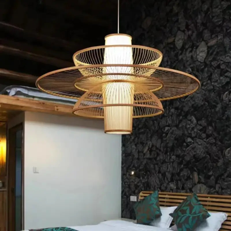 Suspension bambou design géométrique style zen et élégant