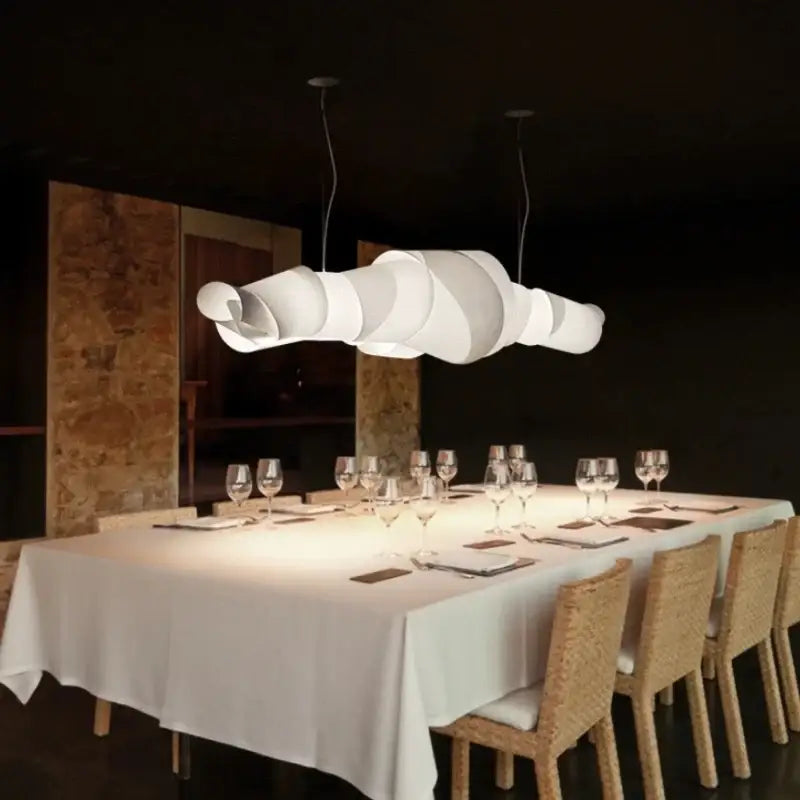 Suspension blanche forme organique sculpturale design moderne