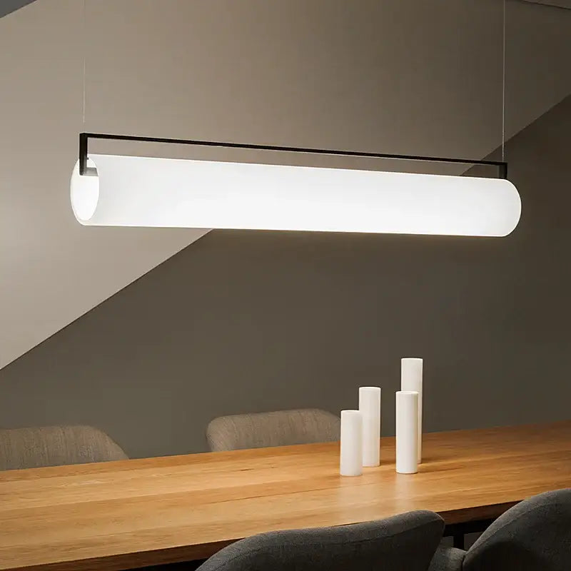 Suspension Élégante Opaline Pour Salle À Manger Intime