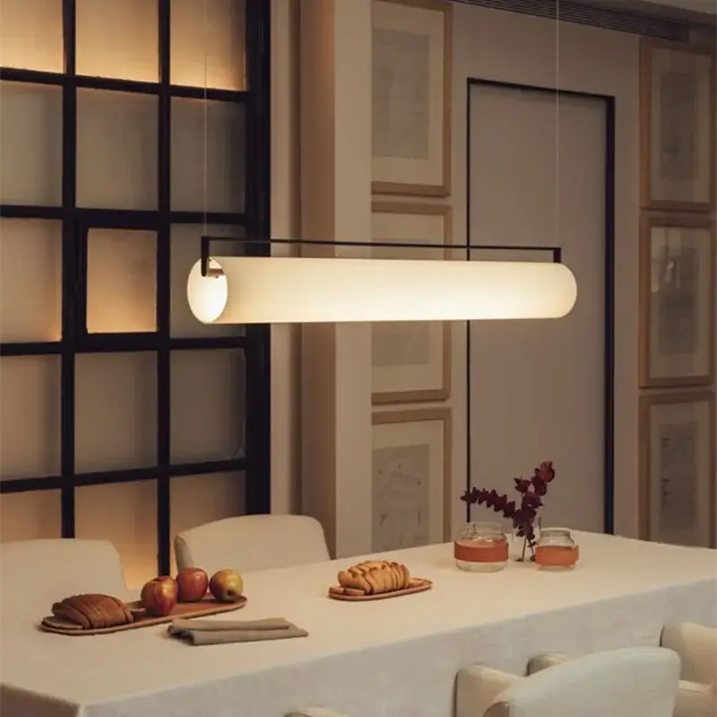 Suspension Élégante Opaline Pour Salle À Manger Intime