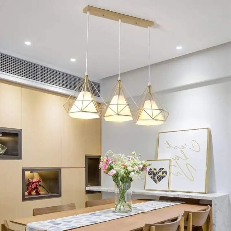 Suspension Luminaire Dorée En Forme De Diamant Moderne