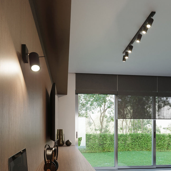 Luminaire Plafonnier noir dans un intérieur contemporain