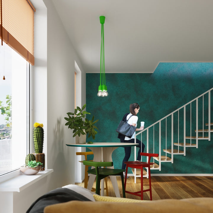 Suspension Luminaire vert dans un intérieur contemporain