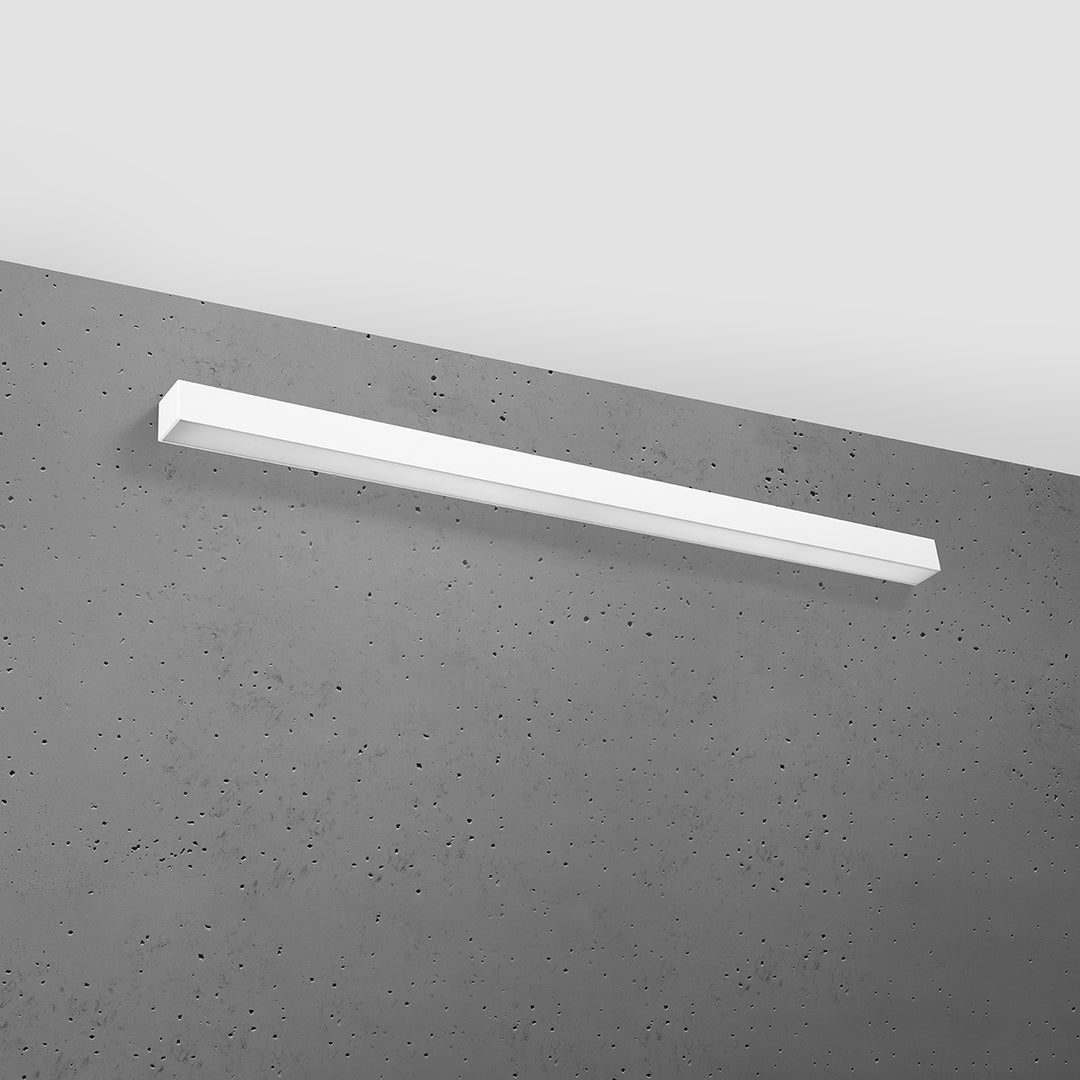Applique murale linéaire PINNE blanc éteinte, posée au mur