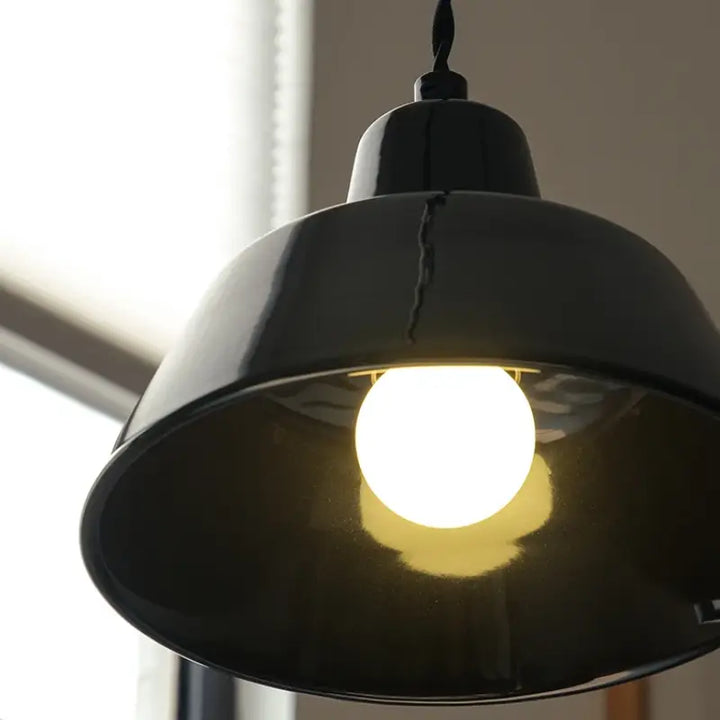 Suspension en céramique style atelier minimaliste chic