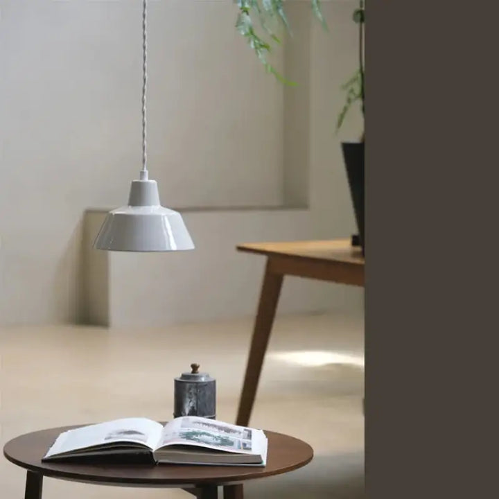 Suspension en céramique style atelier minimaliste chic