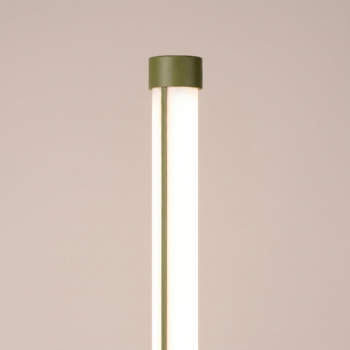 Lampadaire TRANG vert olive détail du sommet du tube