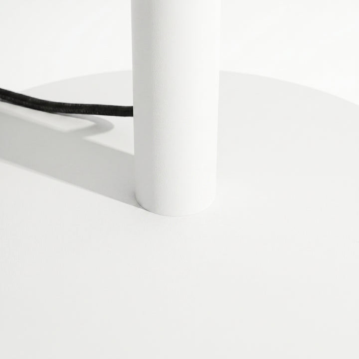 Lampadaire TRANG blanc détail de la base