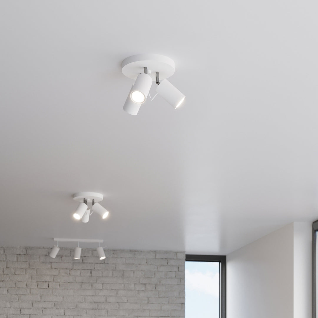 Luminaire Plafonnier blanc allumée, vue rapprochée