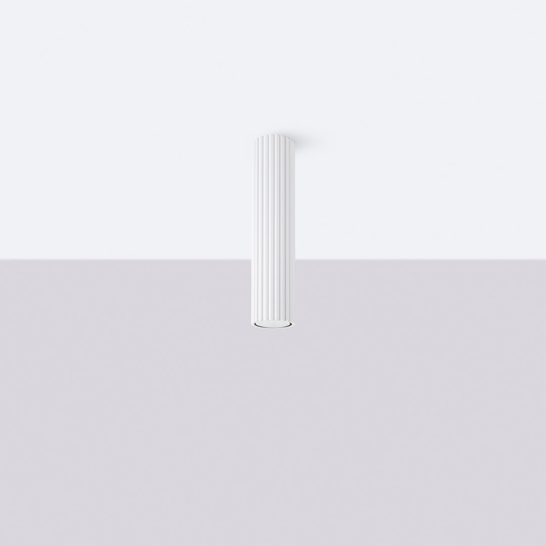 Luminaire Plafonnier blanc éteinte, vue rapprochée