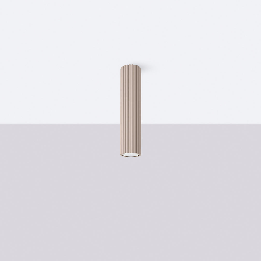 Luminaire Plafonnier taupe éteinte, vue rapprochée