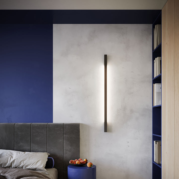 Applique murale SAPPO noir dans un intérieur contemporain