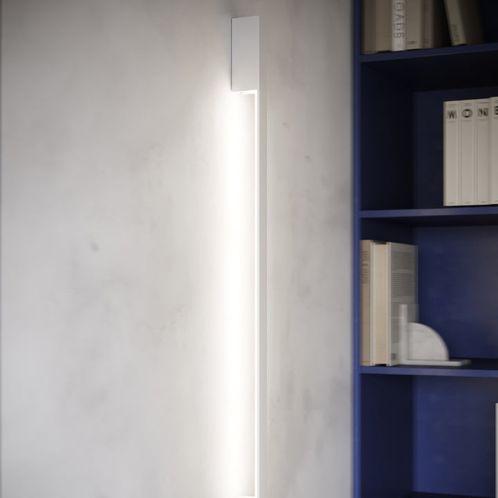 Applique murale SAPPO blanc dans un intérieur, vue rapprochée