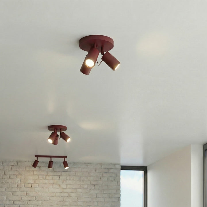 Luminaire Plafonnier bordeaux allumée, vue rapprochée