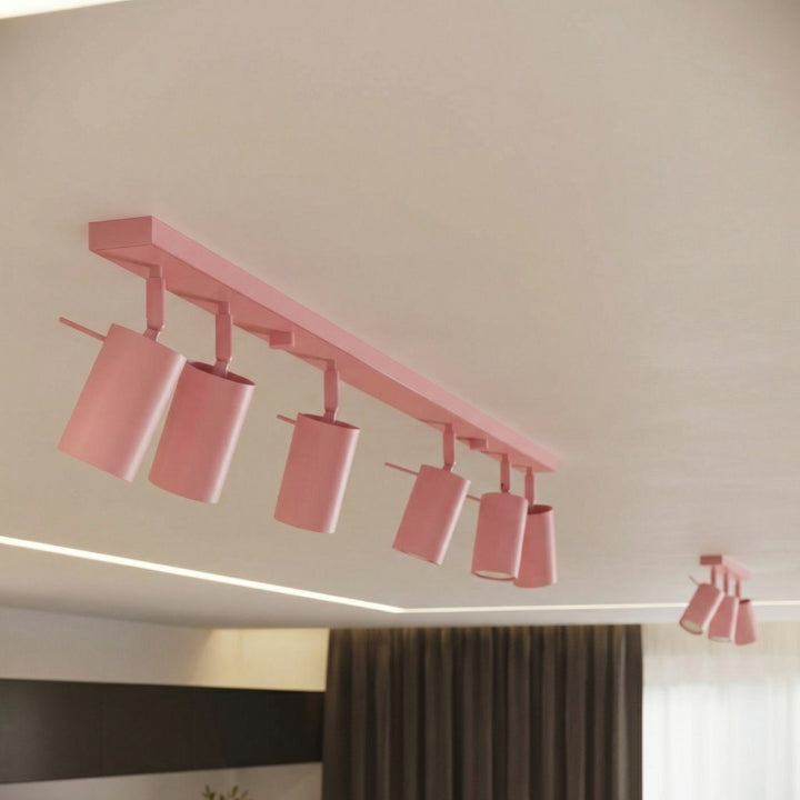 Luminaire Plafonnier rose allumée, vue rapprochée