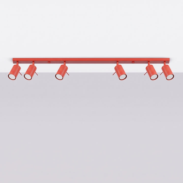 Luminaire Plafonnier rouge éteinte, vue rapprochée