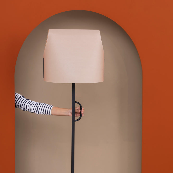 Lampadaire Luang de Faro Barcelona en situation