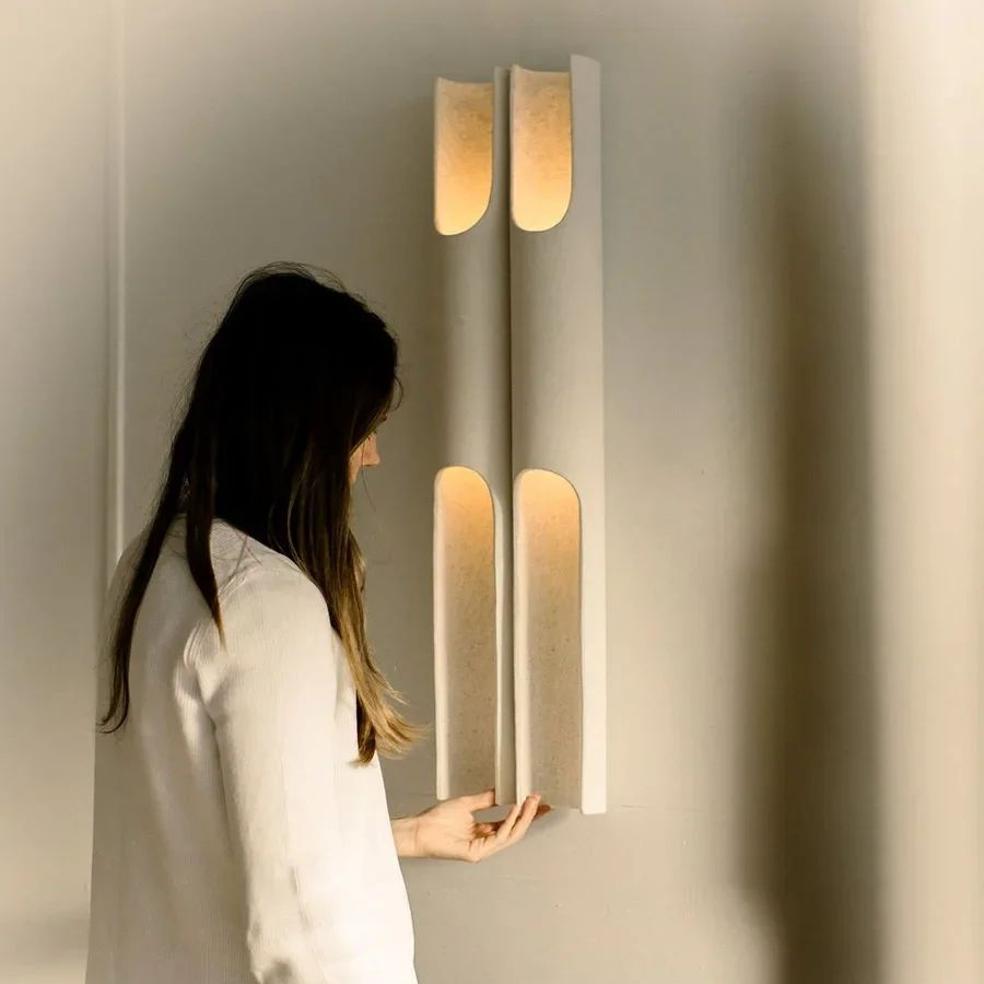 Lámpara de pared inclinada de diseño moderno para sala de estar, dormitorio, pasillo, creativa y personalizada, tira larga, estilo crema, accesorio de iluminación