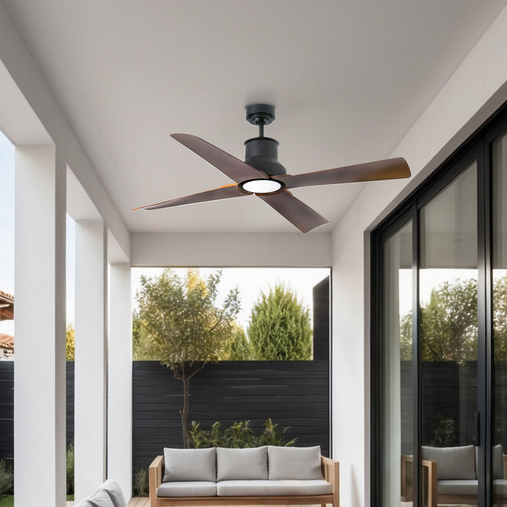 Ventilateur de plafond Winche avec lumière en situation