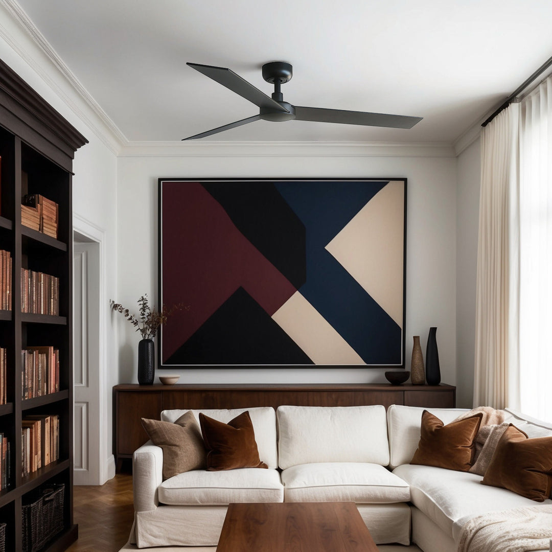 Ventilateur de plafond Rudder noir et noyer dans un intérieur