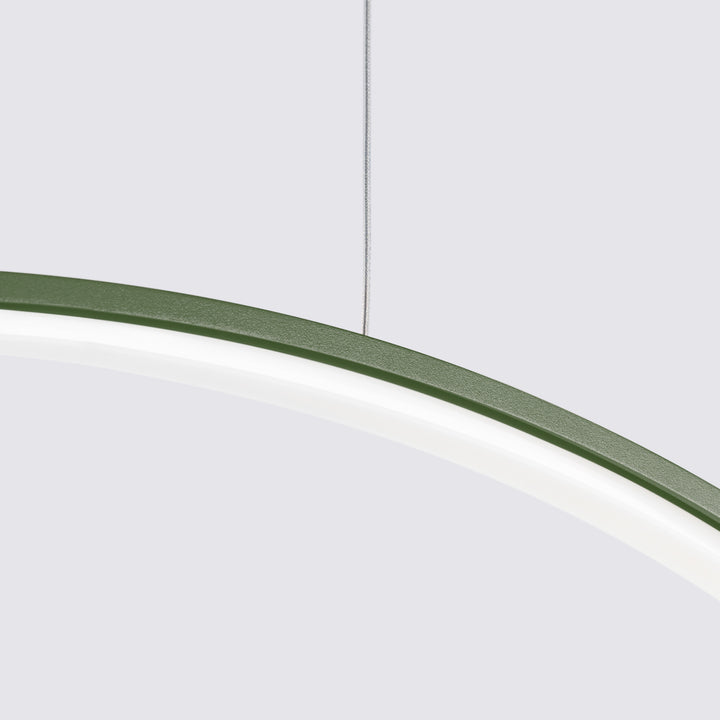 Suspension anneau RIO vert olive allumée, détail de l'anneau