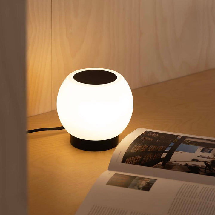 Lampe de table Moy de Faro Barcelona en situation