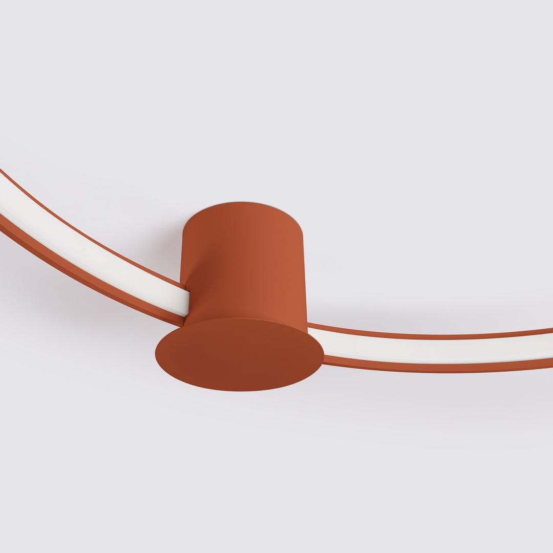 Plafonnier anneau RIO ocre rouge allumée, détail de l'anneau
