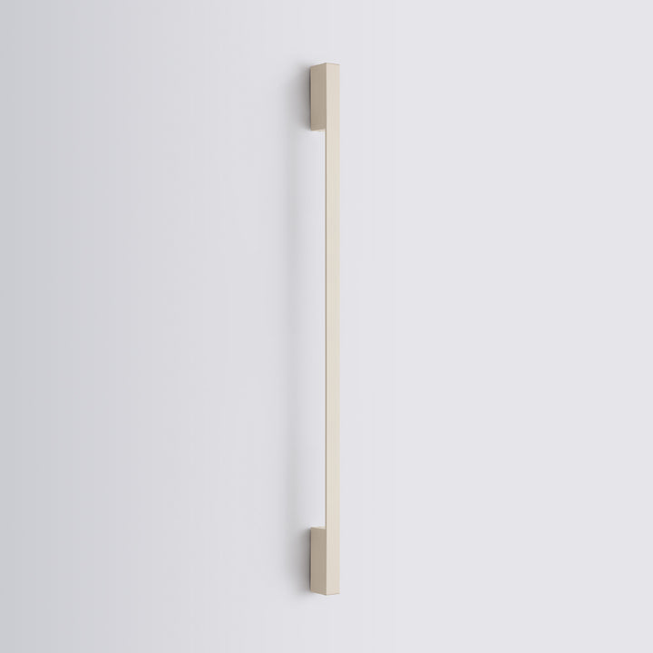 Applique murale SAPPO beige éteinte, posée au mur