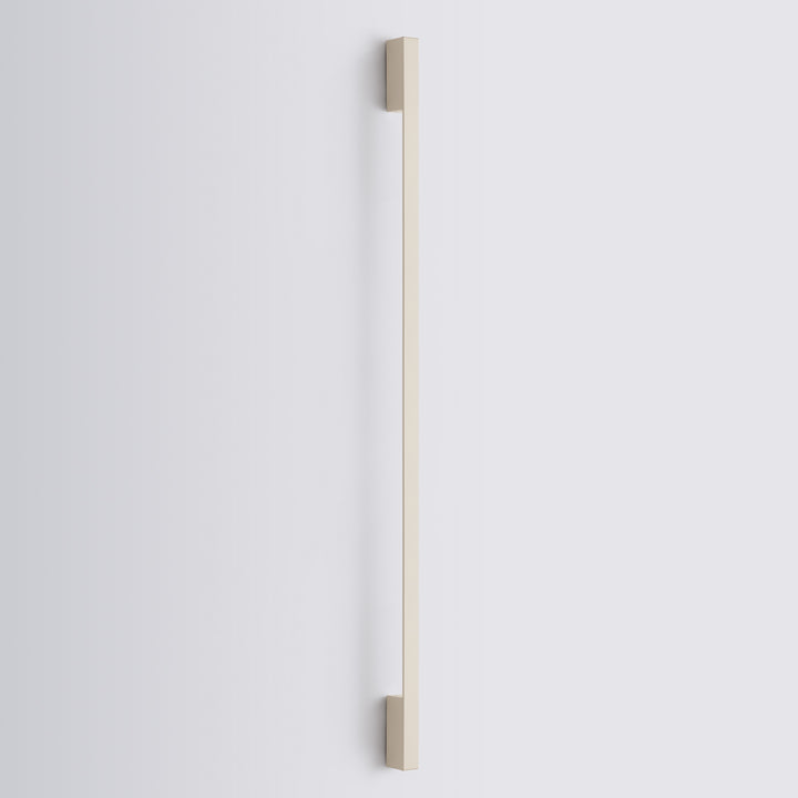 Applique murale SAPPO beige éteinte, posée au mur