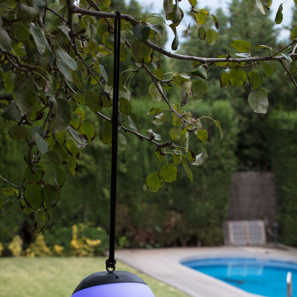 Lampe portable Voila de Faro Barcelona en situation