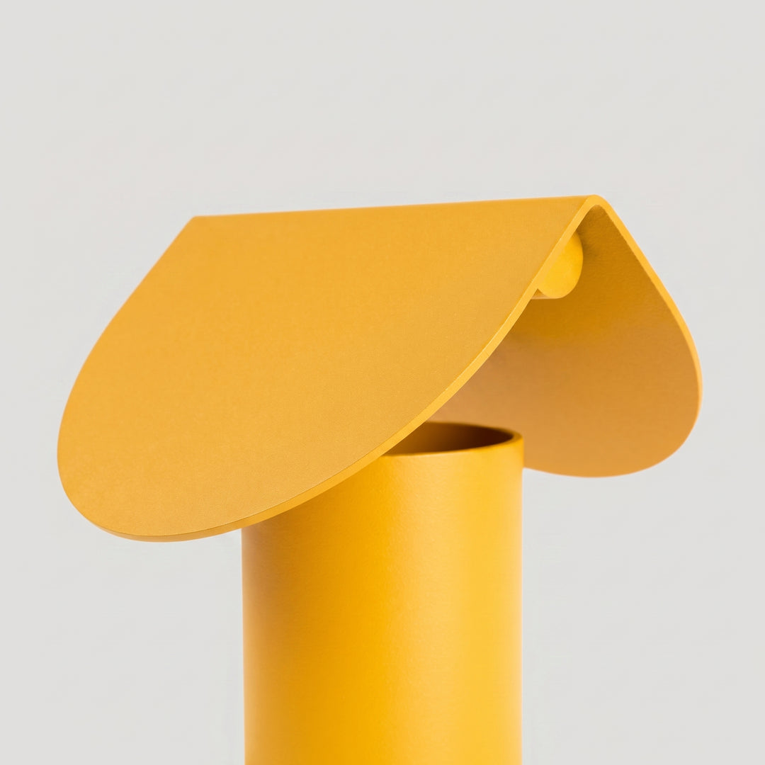 Lampe à poser BISCUIT jaune détail de l'abat-jour