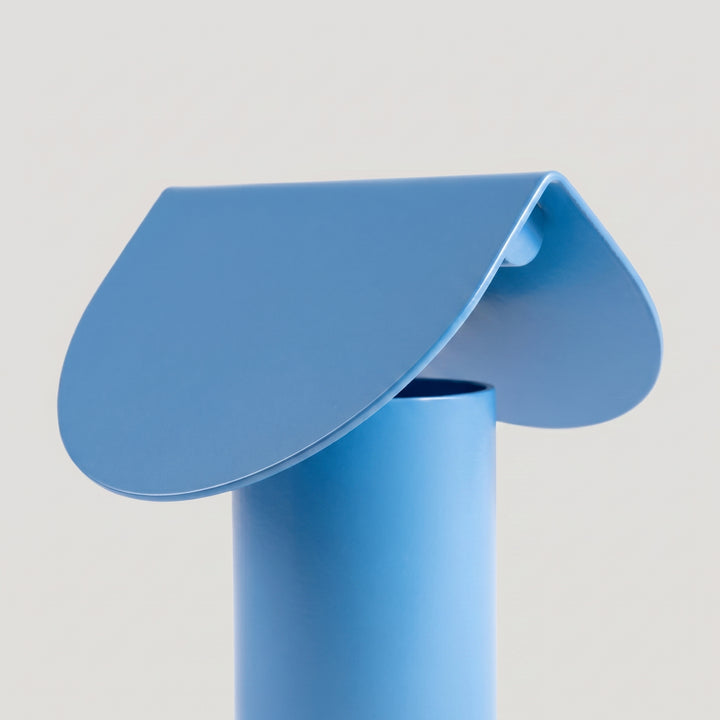 Lampe à poser BISCUIT bleu clair détail de l'abat-jour