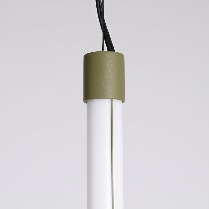 Suspension tube TRANG vert olive détail de l'embout