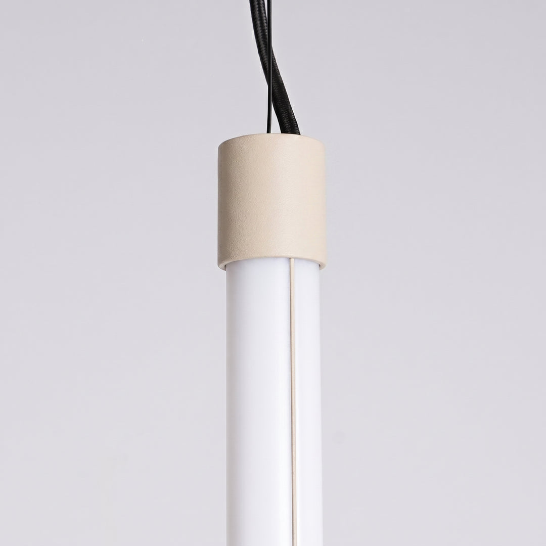 Suspension tube TRANG beige détail de l'embout