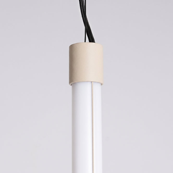 Suspension tube TRANG beige détail de l'embout