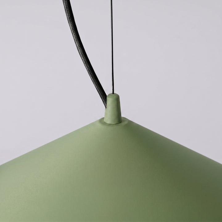 Suspension FINT vert olive détail de la fixation de l'abat-jour