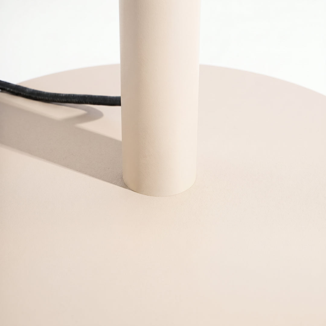 Lampadaire TRANG beige détail de la base