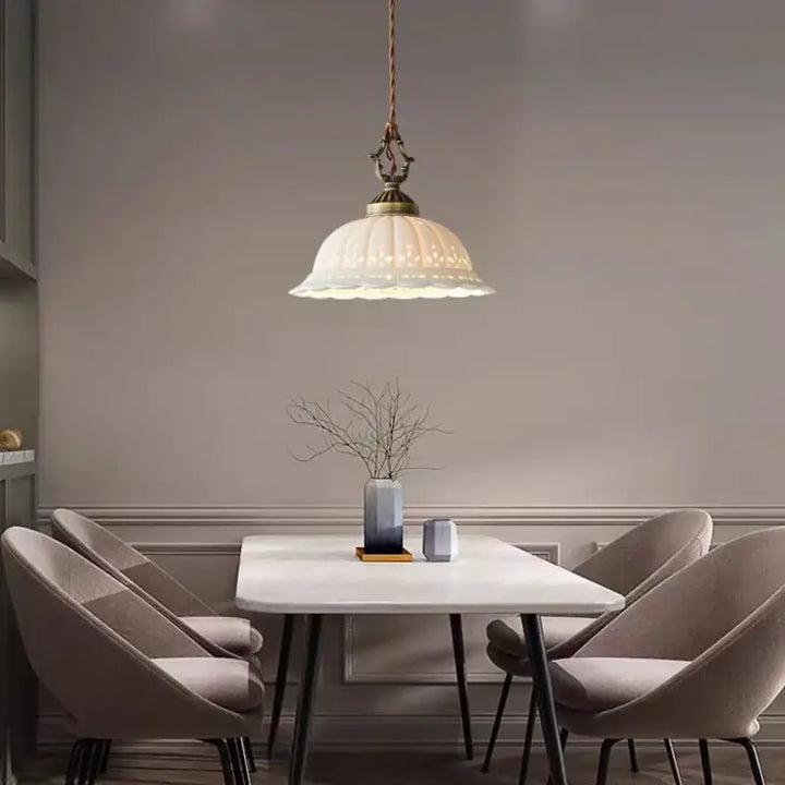 Suspension luminaire vintage en verre au style antique