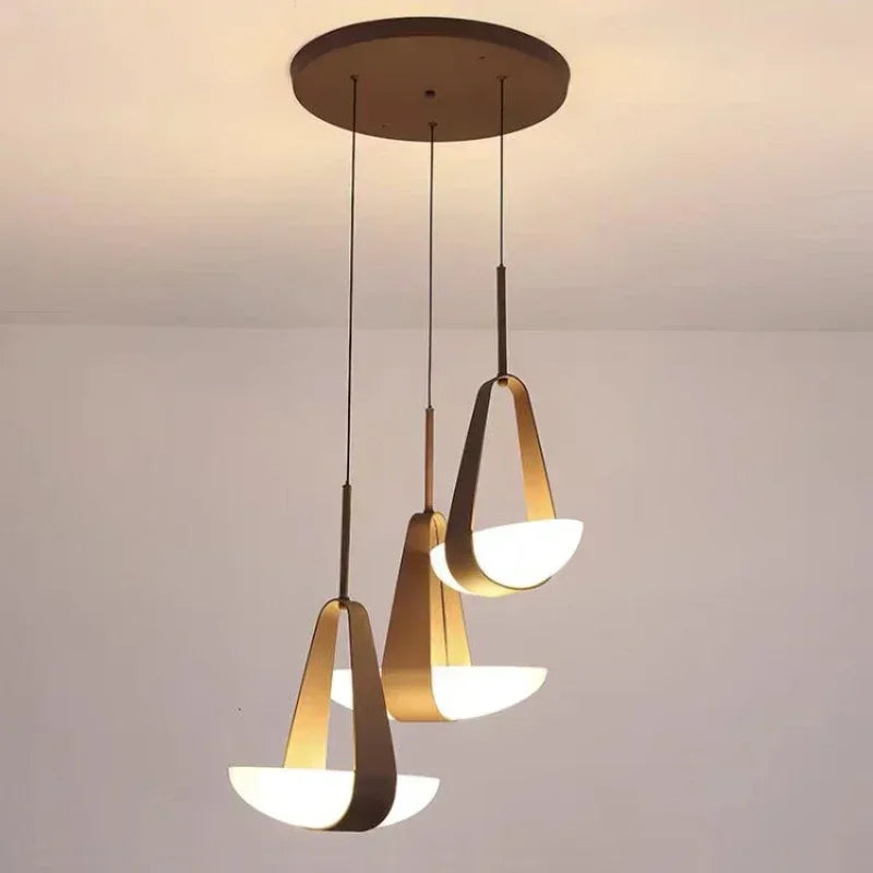 Lámpara de techo nórdica creativa y moderna para decoración del hogar, luces LED de cristal con cinturón para sala de estar, comedor, dormitorio, salón, iluminación brillante.