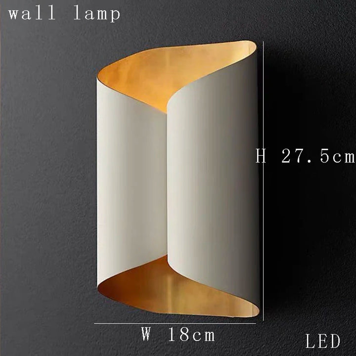 Lámpara de pared Smith Full Moon. Lámpara redonda sencilla de metal. Ideal para dormitorio, mesilla de noche, bar de hotel, entrada o pasillo. Aplique de pared con lámina dorada.