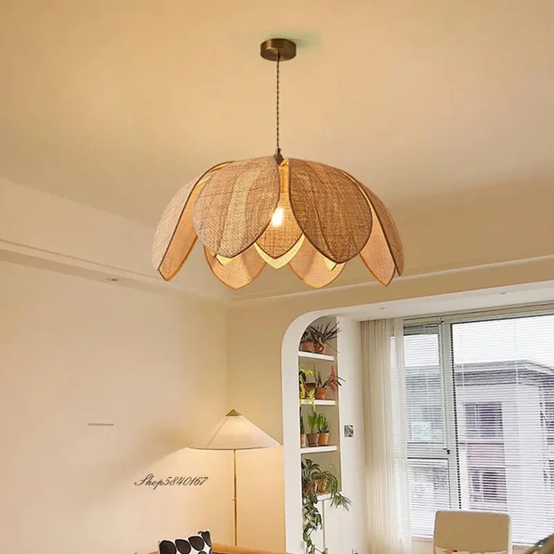 Lámparas colgantes de pétalos de ratán natural de estilo chino, diseño hecho a mano, lámparas brillantes para sala de estar y comedor, decoración sencilla para el hogar.