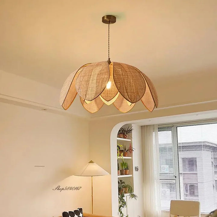 Lámparas colgantes de pétalos de ratán natural de estilo chino, diseño hecho a mano, lámparas brillantes para sala de estar y comedor, decoración sencilla para el hogar.