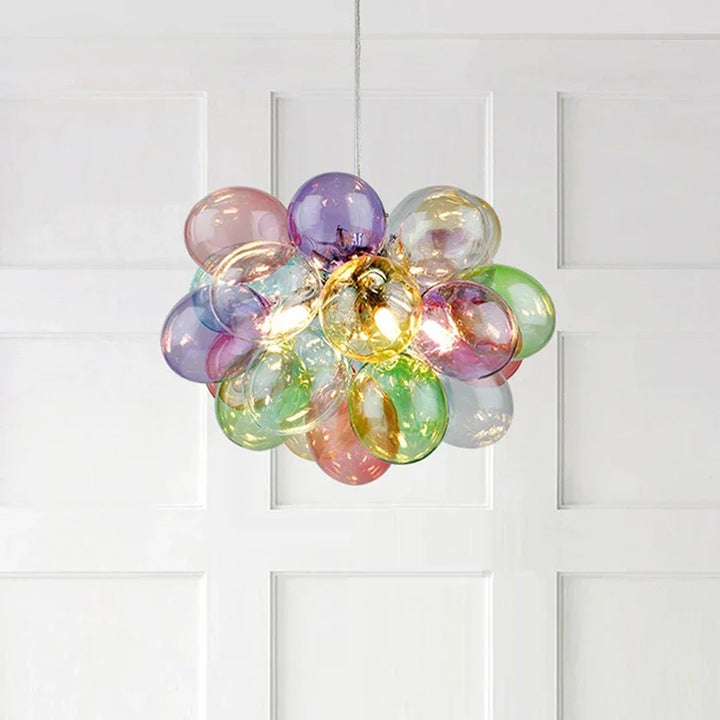 Lámpara de techo colgante con globos LED, coloridas bolas de cristal y burbujas, ideal para la decoración del hogar en sala de estar, dormitorio o cualquier espacio.