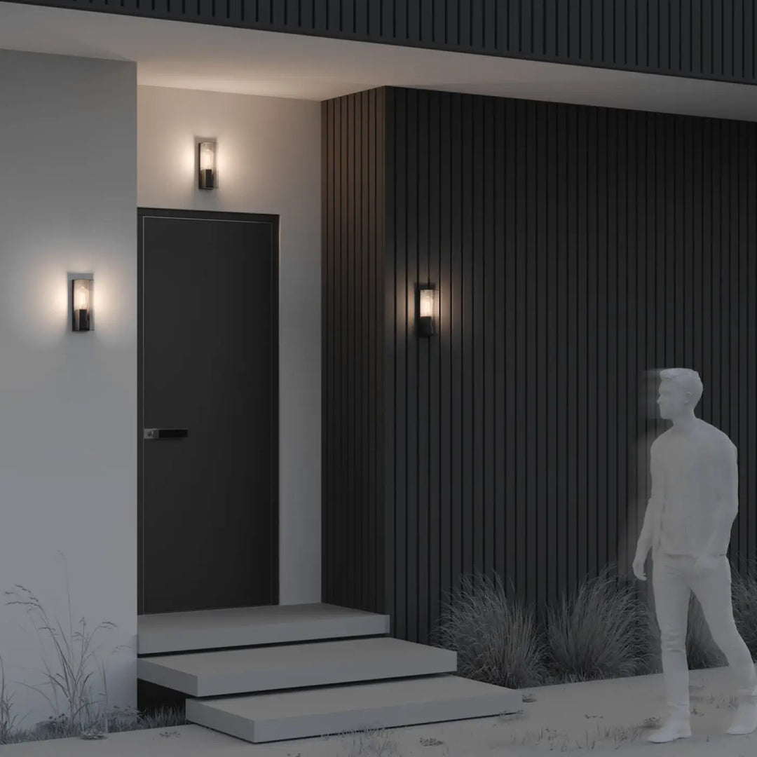 Applique extérieure style loft en aluminium graphite avec cadre rectangulaire et panneau en verre dépoli conf carrée