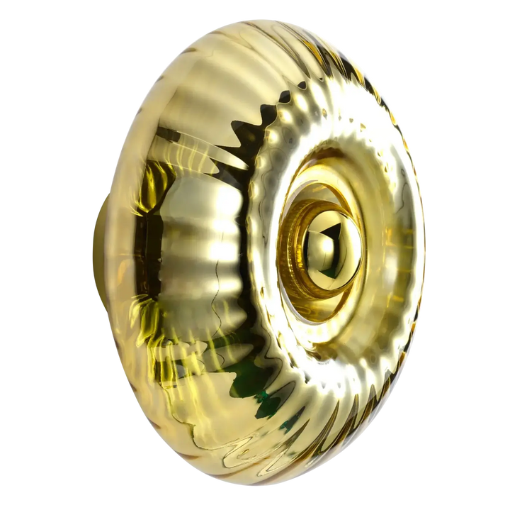 Bouton de sonnette doré métallique brillant avec surface cannelée et design circulaire pour l’applique grace