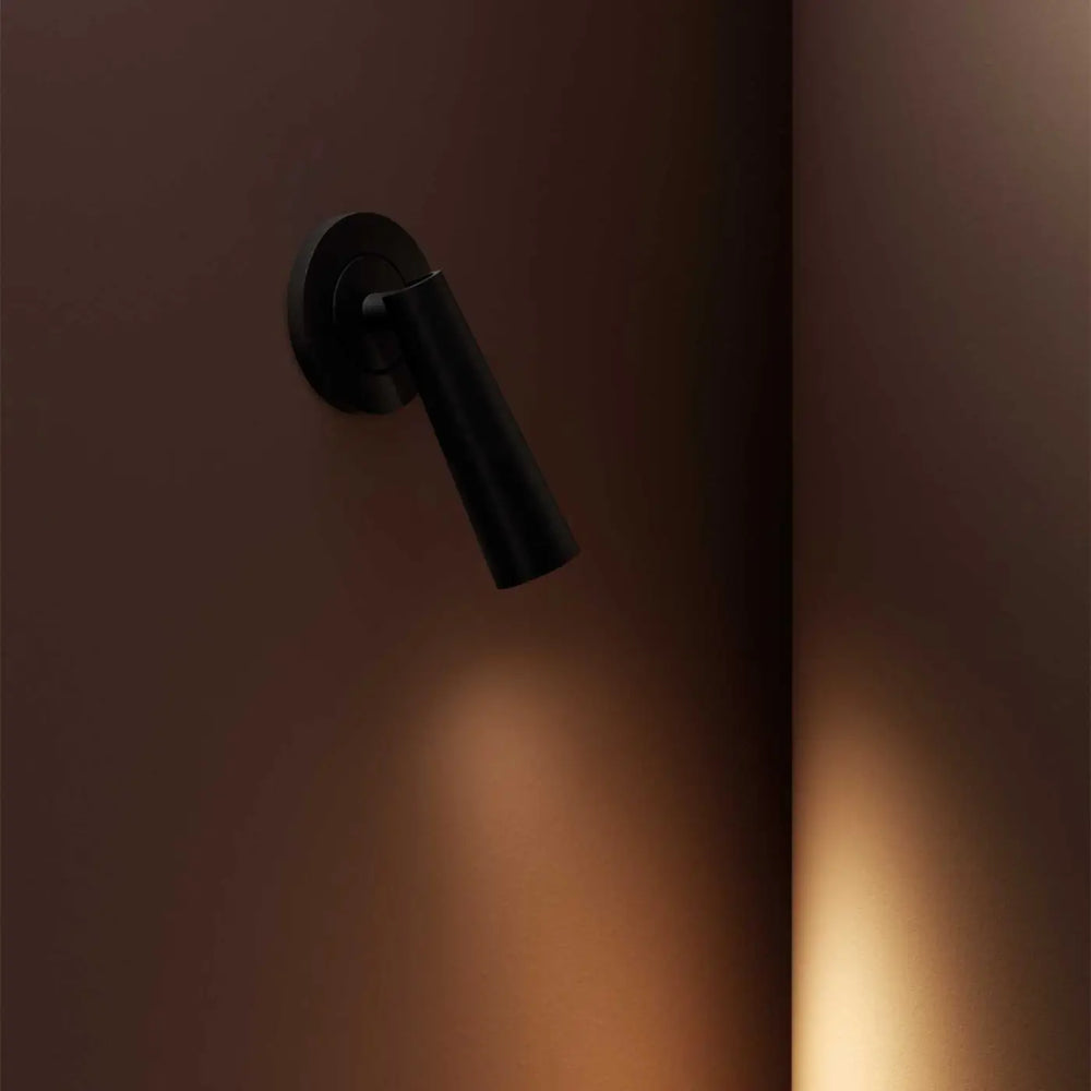 Applique Gamma Mini noire dans un intérieur