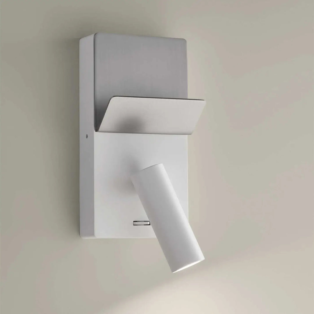 Détail de la tête de lecture de l'applique E-lamp Mini blanche #couleur_blanc